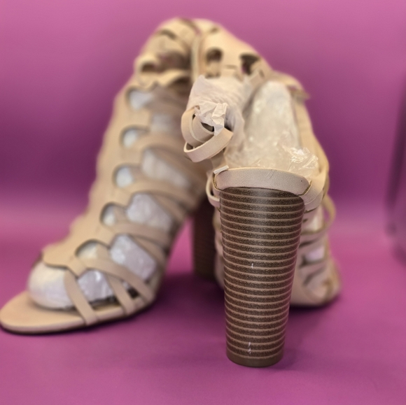 Open toe chunky heel sandals - Picture 2 of 3